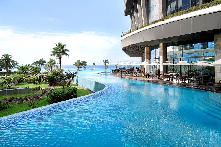 ESTUARY Pool