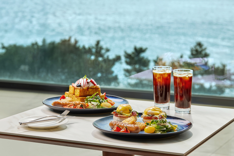 ₩50,000 F&B Credits (once per stay)