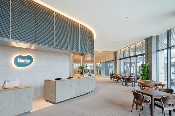 BAR LE (Poolside Bar)